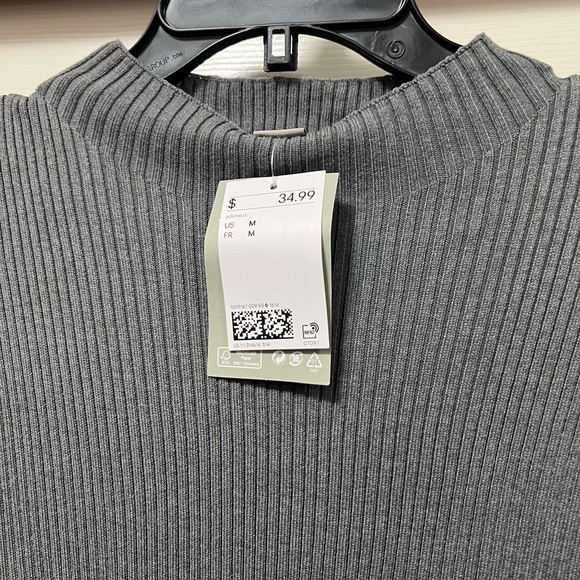 H&M Sweater Dress - Picture 5 of 5